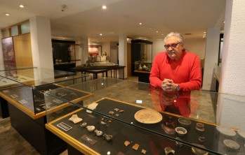 Antonio Poveda lleva 30 años al frente del museo.